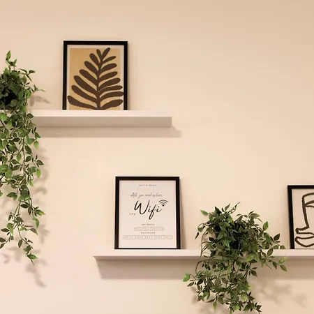 Esti's Oasis Apartment *