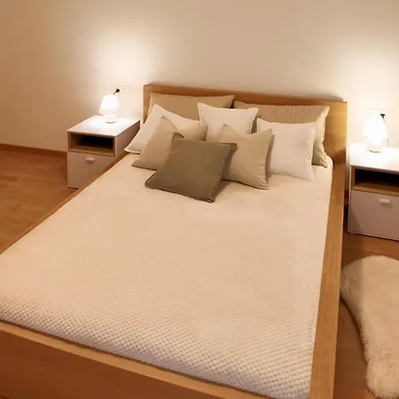 Esti's Oasis * Laibach