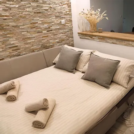 Esti's Oasis Apartment